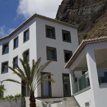 The Docks Ocean Front - Next To (adults Only) Paul do Mar (Madeira)